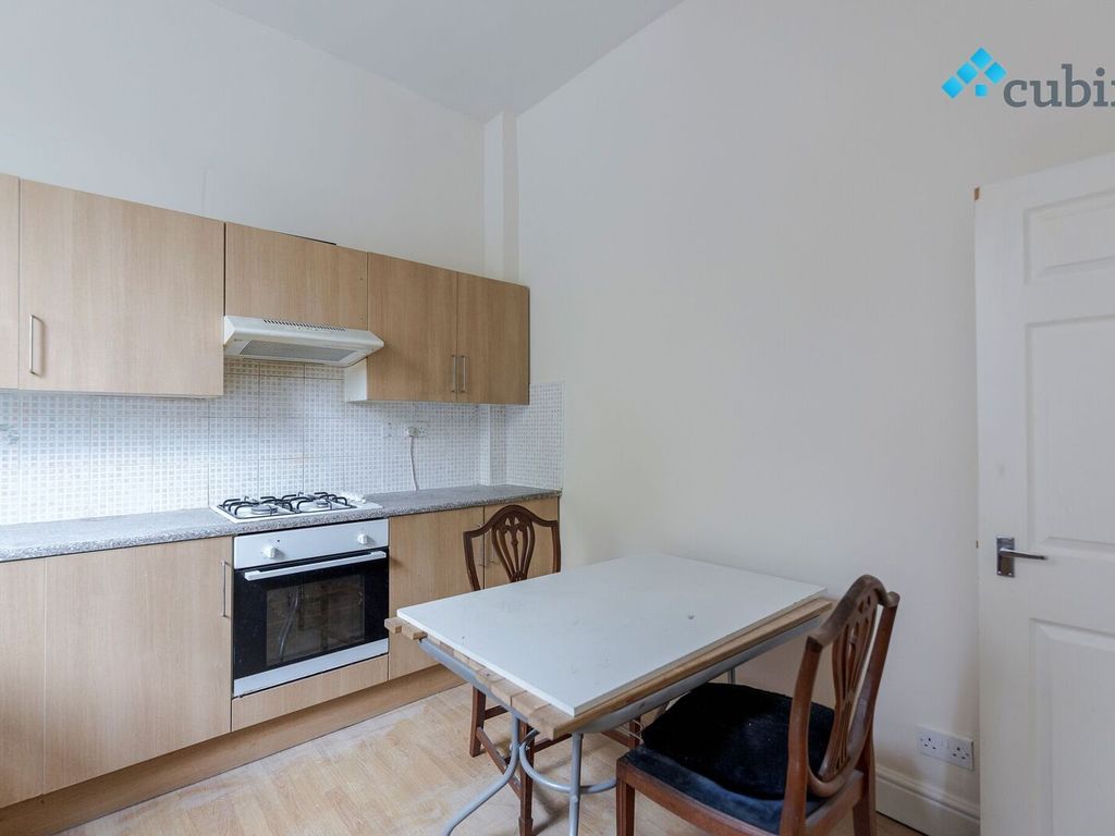 3 bed flat to rent in Lee High Road, Lewisham SE13, £2,000 pcm