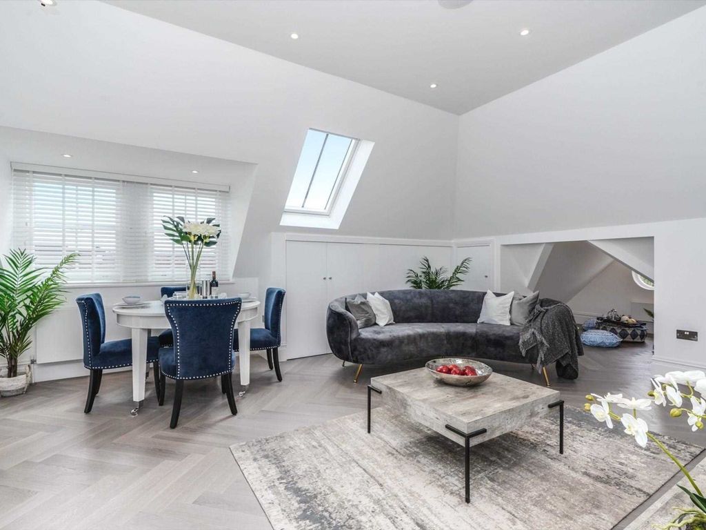 1 bed flat for sale in Corfton Road, Ealing W5, £449,000