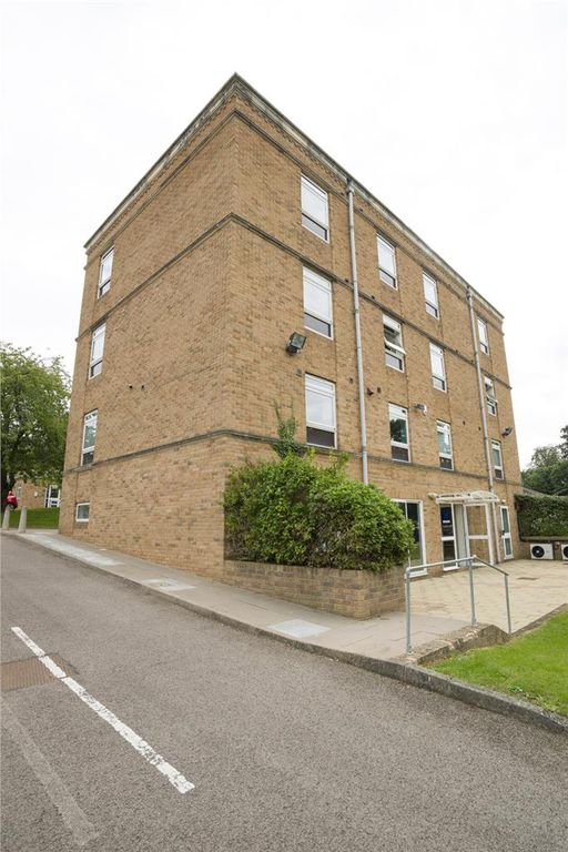 Office to let in Evesham House, Whittington Hall, Worcester WR5, £13,850 pa