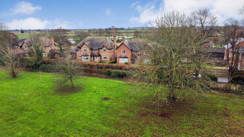 5 bed detached house for sale in The Cloches, Beeston SG19, £825,000