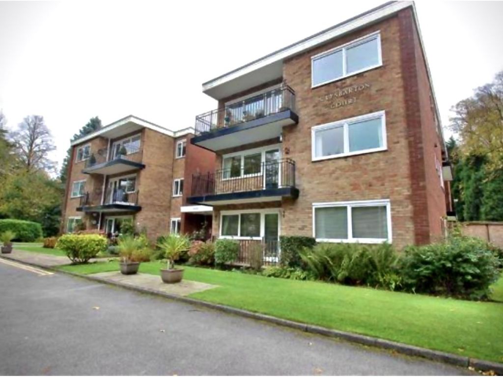 2 bed flat for sale in Clysbarton Court, Bramhall, Stockport SK7, £329,000