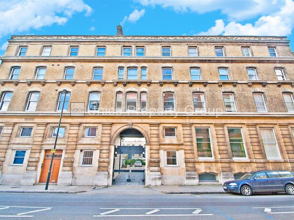 1 bed flat to rent in Stirling Court, St. John Street, London EC1V, £1,950 pcm