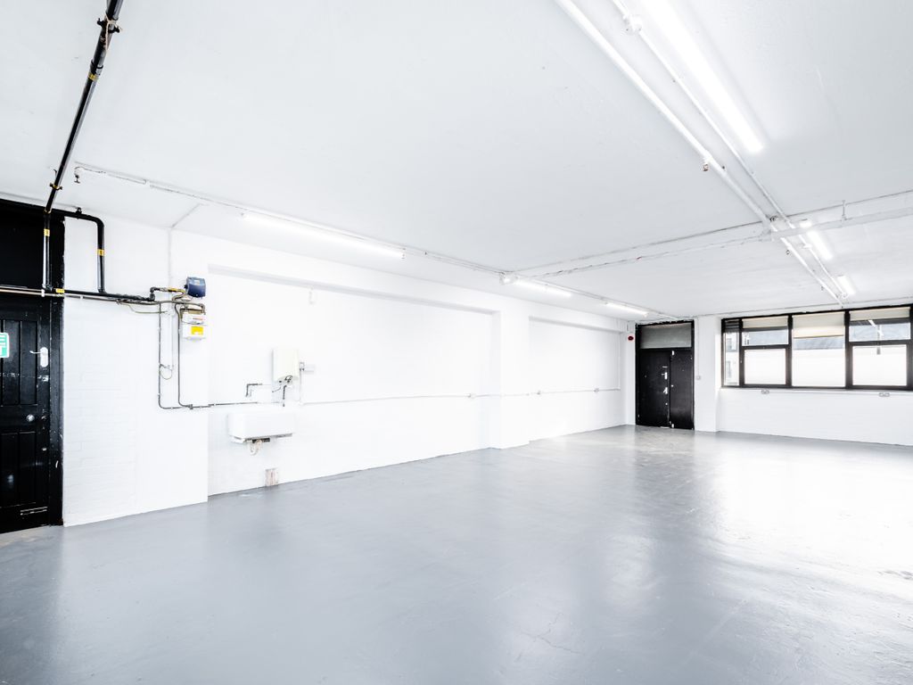 Office to let in Unit 24 Regent Studios, 8 Andrews Road, London Fields, London E8, £22,626 pa