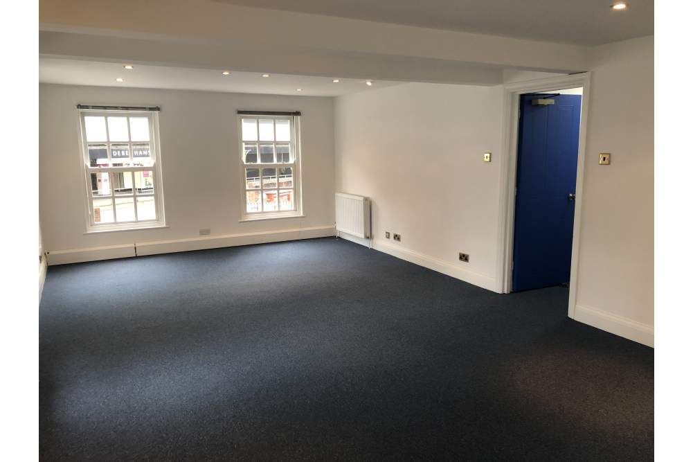 Office to let in St. Marys Terrace, Mill Lane, Guildford GU1, £4,500 pa