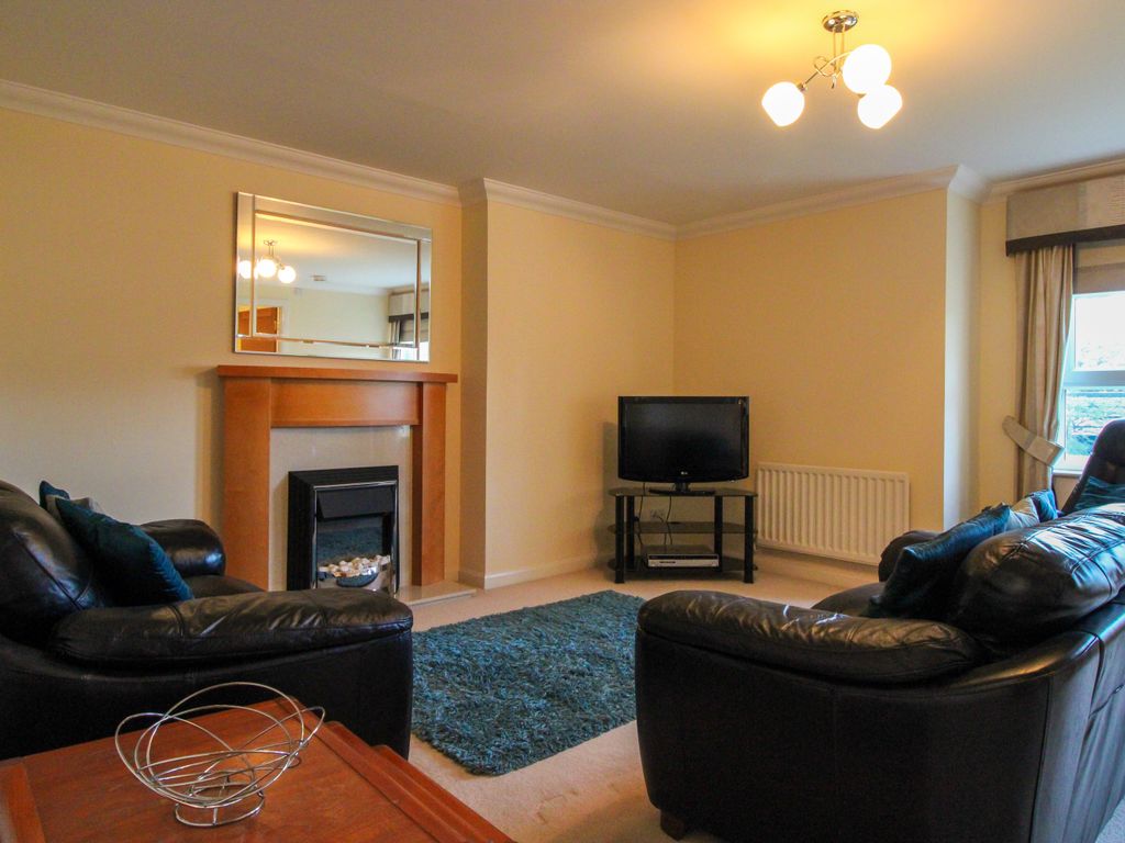 2 bed flat to rent in Anderson Drive, Aberdeen AB15, £900 pcm