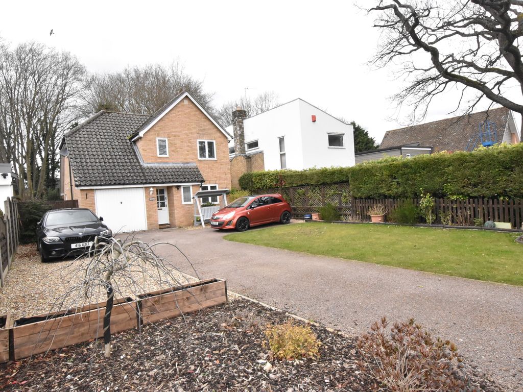 4 bed detached house to rent in Mackenzie Road, Thetford, Norfolk IP24, £1,400 pcm