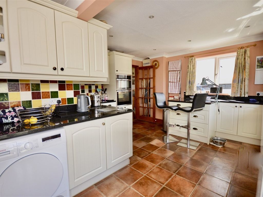 5 bed detached house for sale in Dunmow Road, Great Bardfield, Braintree CM7, £700,000