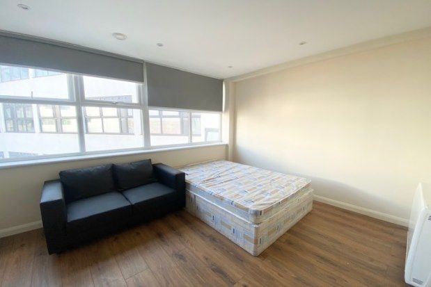 Studio to rent in 47 Vaughan Way, Leicester LE1, £600 pcm