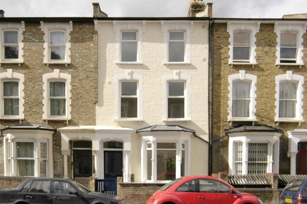 2 bed flat to rent in Graham Road, Hackney, London E8, £2,200 pcm