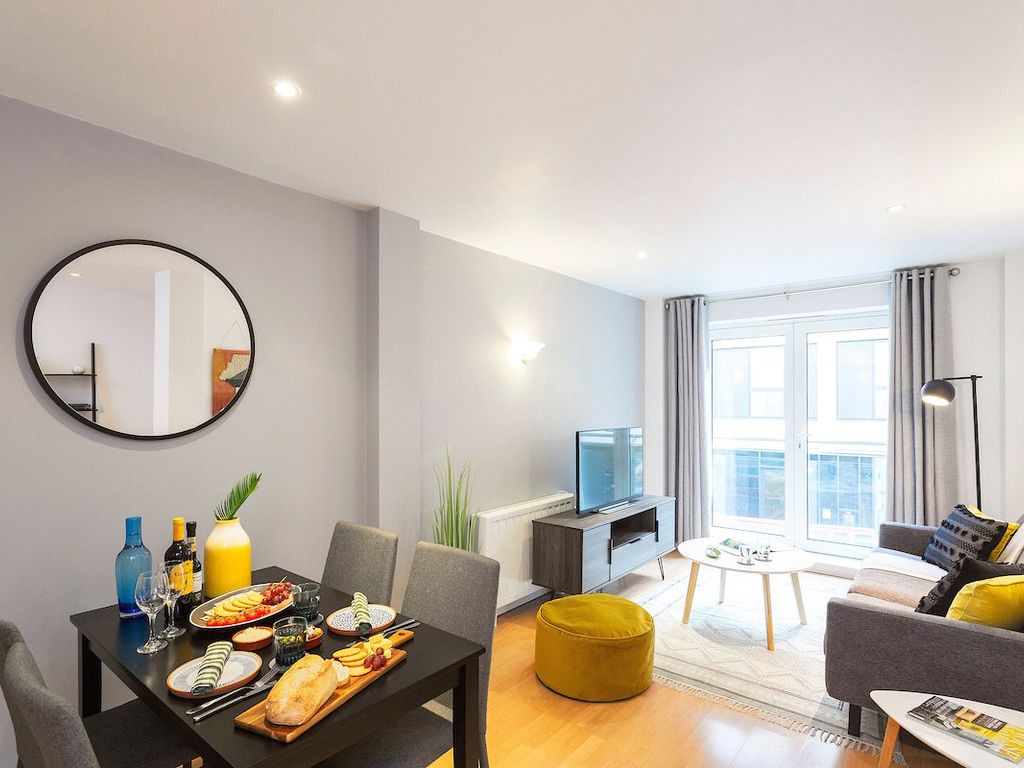 2 bed flat to rent in Seward Street, Clerkenwell, London EC1V, £2,750 pcm