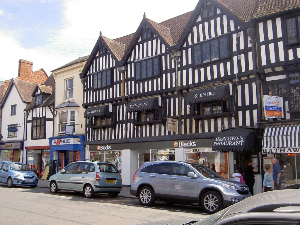 Retail premises to let in High Street, Stratford Upon Avon CV37, £95,000 pa