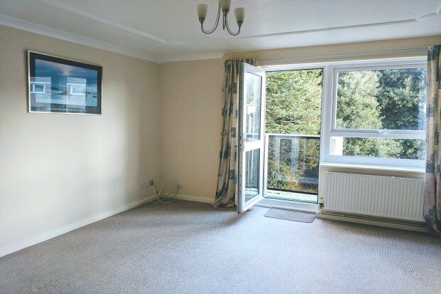 2 bed flat to rent in Salamanca Street, Torpoint PL11, £700 pcm