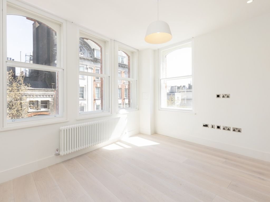 2 bed flat to rent in Little Newport Street, London WC2H, £3,445 pcm