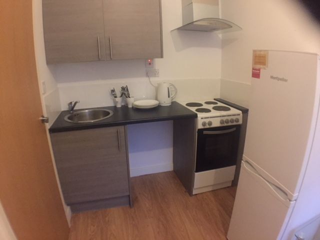 1 bed flat to rent in Stuart Street, Luton LU1, £900 pcm
