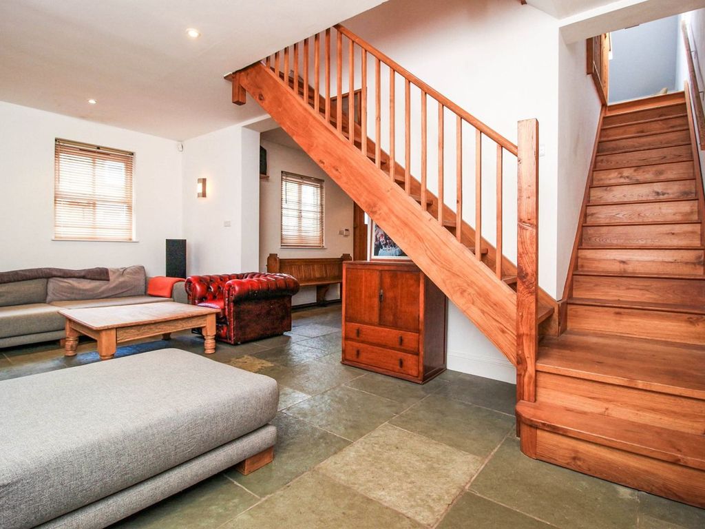 2 bed detached house for sale in Weir Road, Balham SW12, £895,000