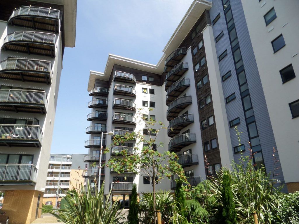 1 bed flat to rent in Victoria Wharf, Watkiss Way, Cardiff CF11, £825 pcm