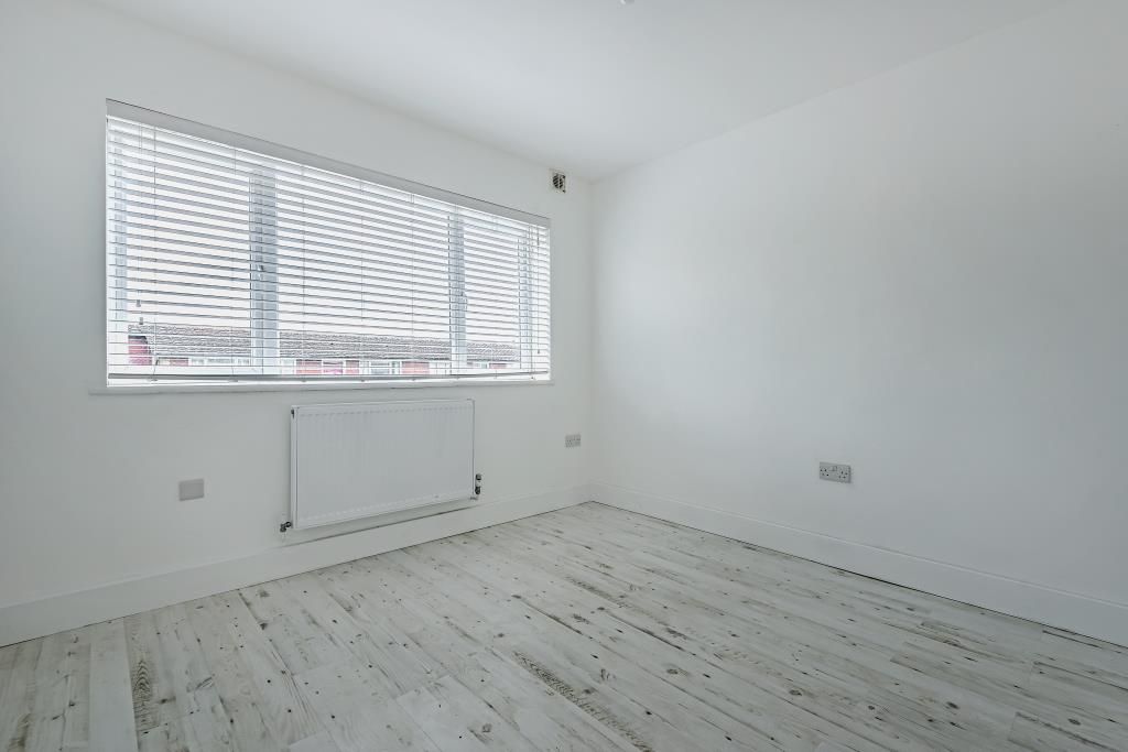 2 bed flat to rent in Chesham, Bucks HP5, £1,500 pcm