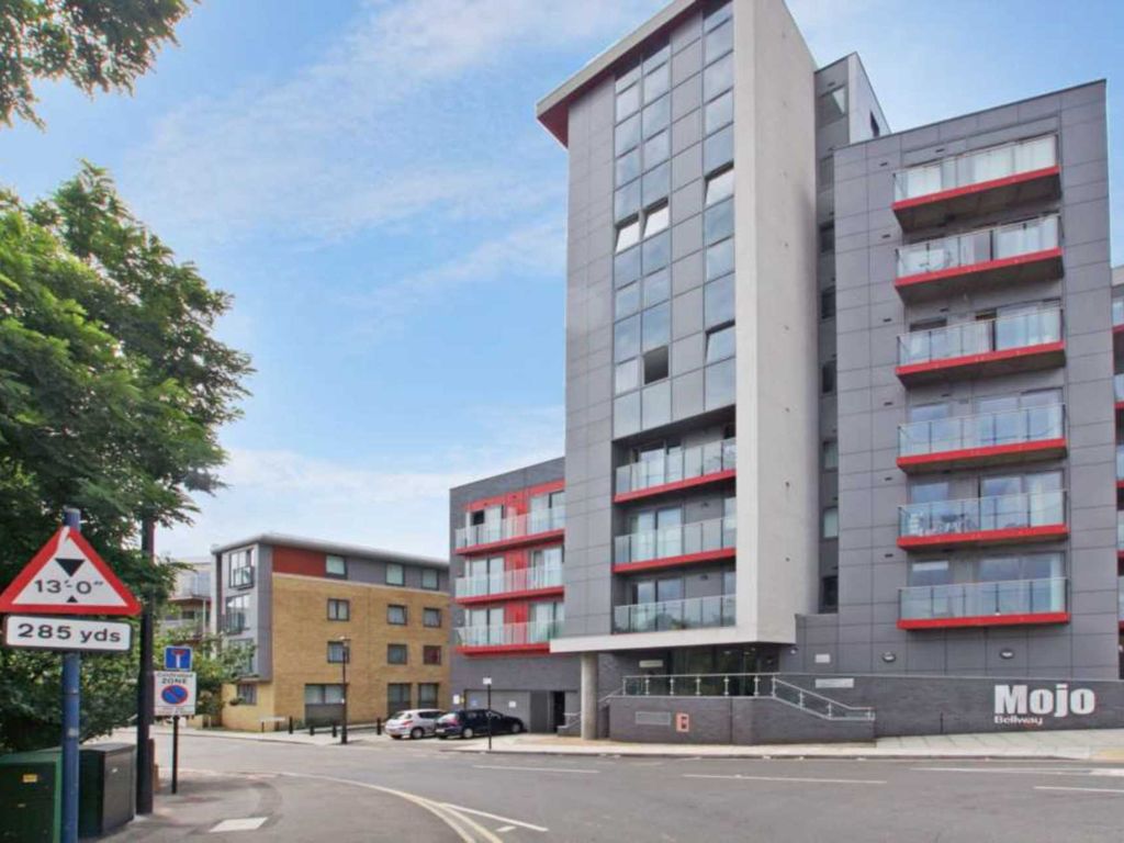 1 bed flat to rent in Wick Lane, Bow, London E3, £1,650 pcm
