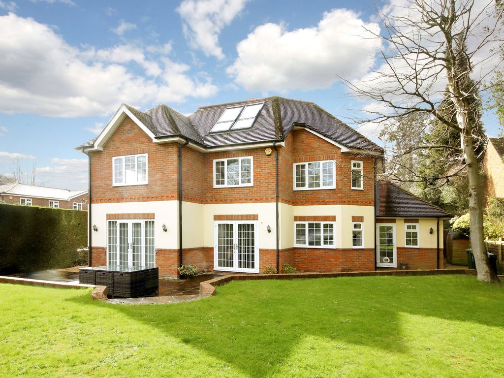 5 bed detached house for sale in Freemans Close, Stoke Poges, Buckinghamshire SL2, £1,200,000