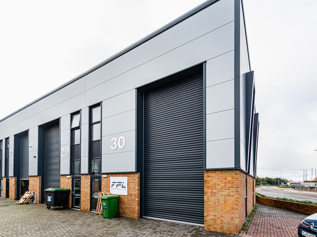 Warehouse to let in Unit 30 Axis 31, Wimborne BH21, £13,250 pa
