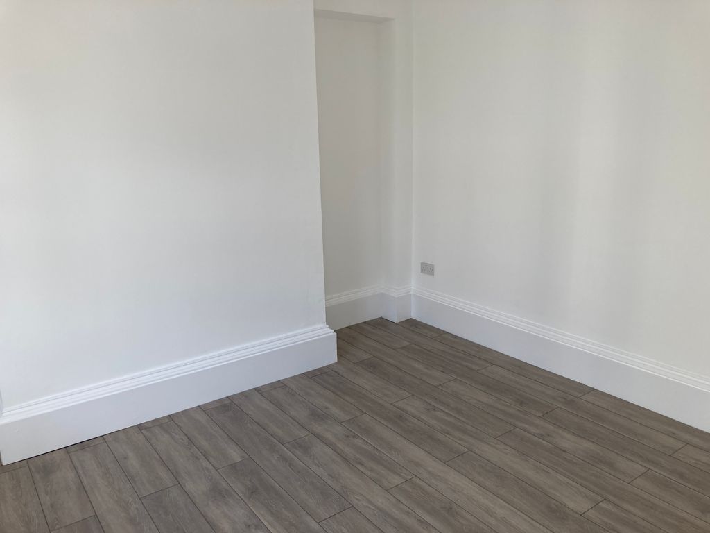 Office to let in Room 6, 21 Regency Square, Brighton BN1, £6,000 pa