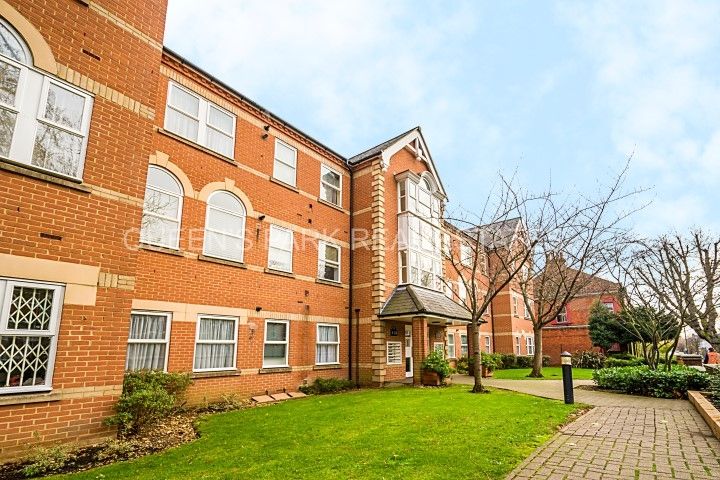 2 bed flat for sale in Salusbury Road, Queens Park, London, London NW6, £595,000