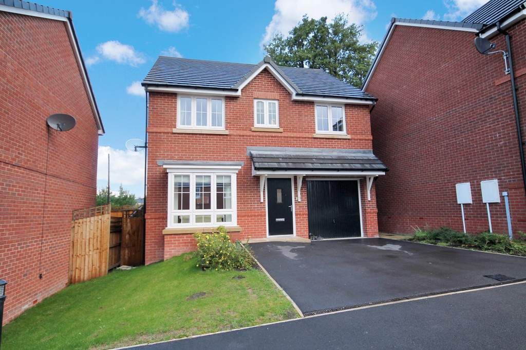 4 bed detached house for sale in Tarnside Close, Smallbridge, Rochdale OL16, £325,000