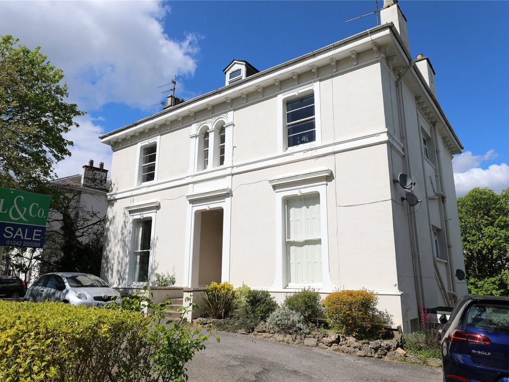 2 bed flat for sale in St. Georges Road, Cheltenham GL50, £220,000