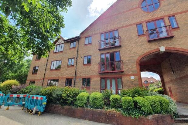 2 bed flat to rent in John Cabot Court, Bristol BS1, £1,500 pcm