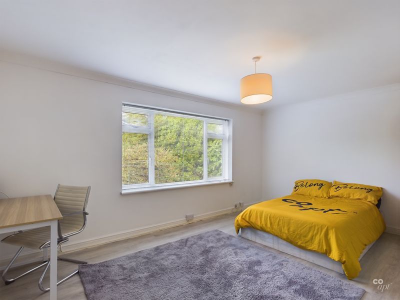3 bed flat to rent in Cliveden Close, Preston, Brighton BN1, £1,989 pcm