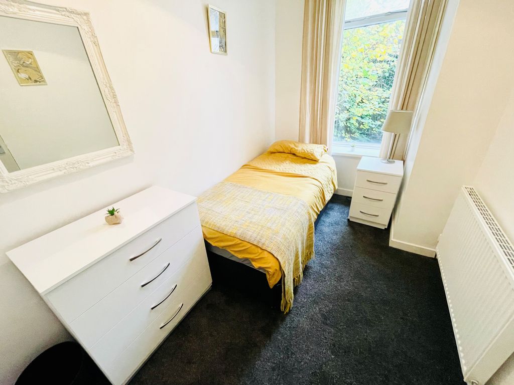1 bed property to rent in Cardiff Road, Troedyrhiw, Merthyr Tydfil CF48, £425 pcm
