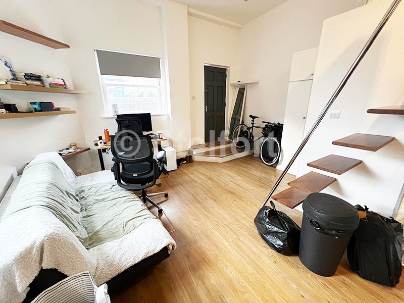 Studio to rent in Junction Road, London N19, £1,400 pcm