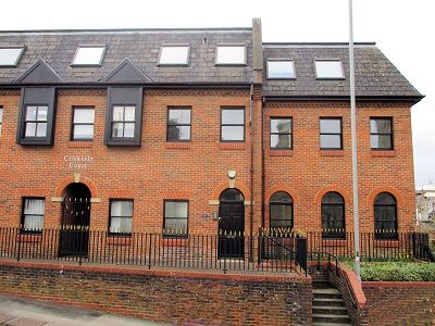 Office to let in Cricklade Court, Swindon SN1, £9,000 pa