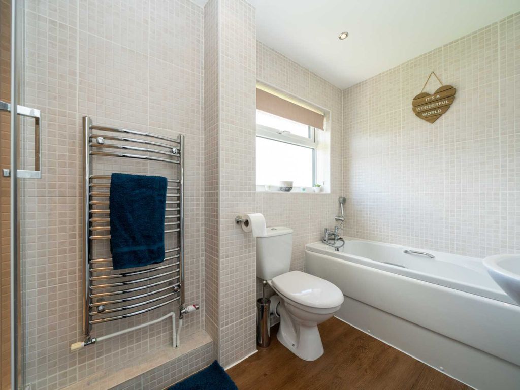 3 bed property for sale in Whitestone Walk, Gadebridge HP1, £425,000