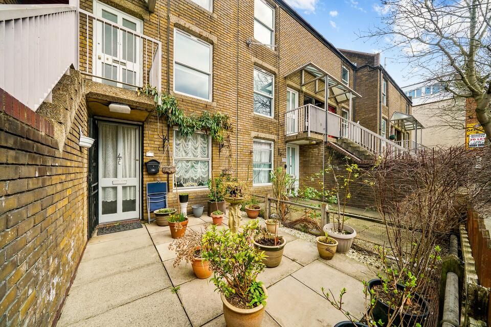 1 bed flat for sale in Lenton Terrace, Fonthill Road, London N4, £350,000