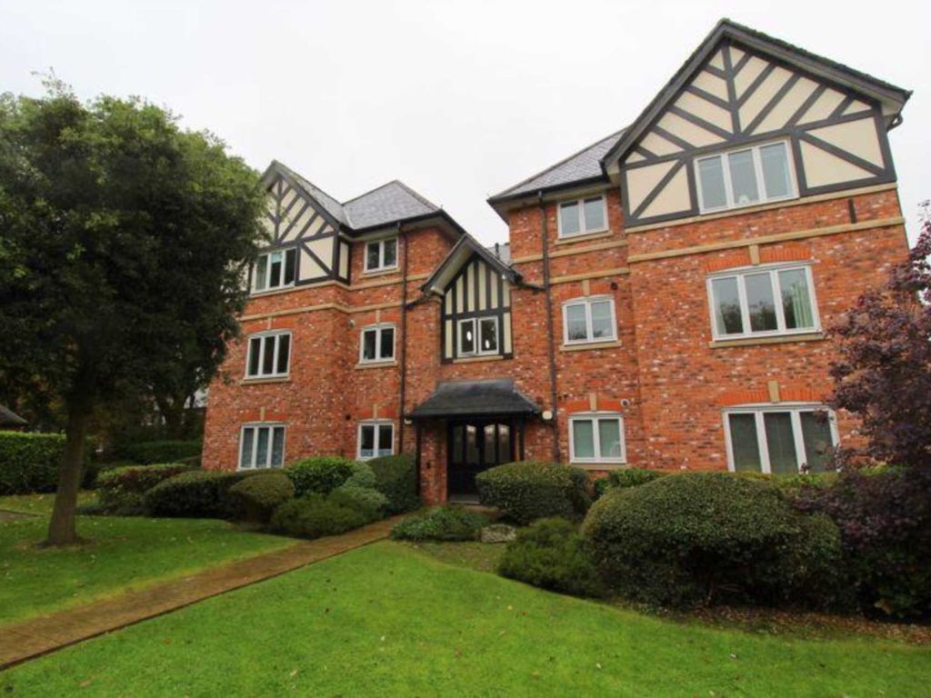3 bed flat to rent in Eton Drive, Cheadle SK8, £1,300 pcm