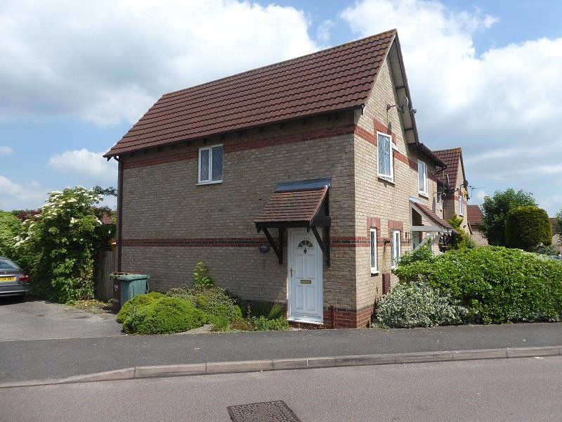 2 bed end terrace house to rent in Mulberry Drive, Bicester, Oxfordshire OX26, £1,300 pcm