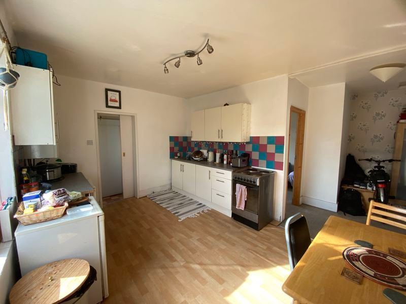 3 bed flat to rent in Milner Road, Brighton BN2, £1,500 pcm
