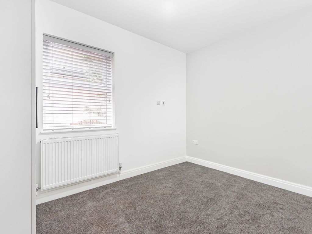 1 bed flat to rent in Norfolk Road, Maidenhead SL6, £1,250 pcm