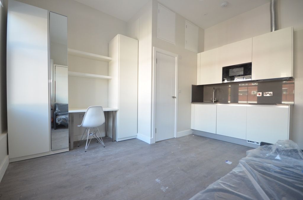 Studio to rent in Bethnal Green Road, London E2, £1,500 pcm