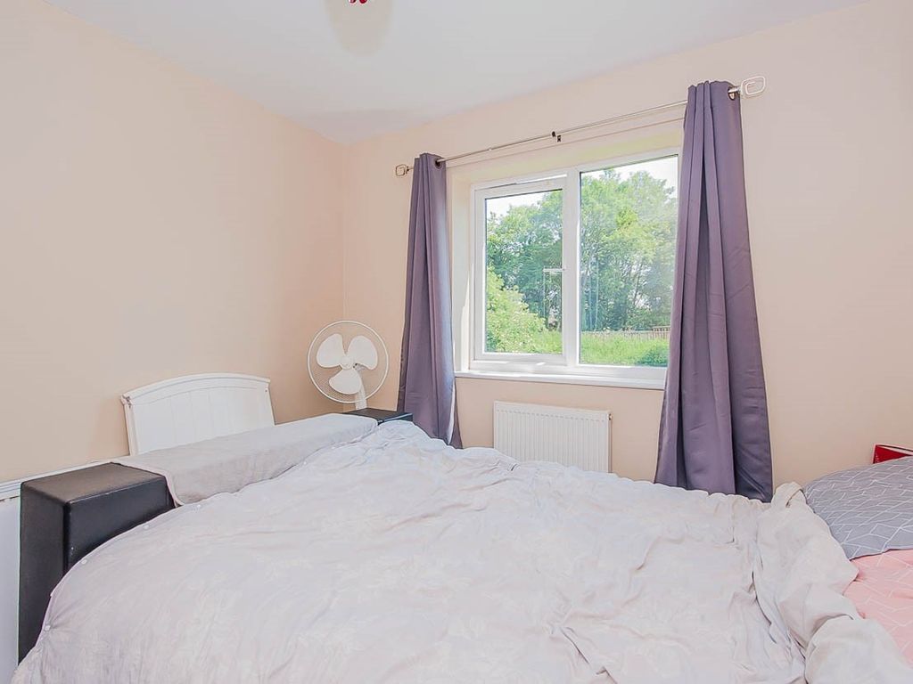 2 bed flat for sale in The Hedgerows, Sleaford NG34, £80,000