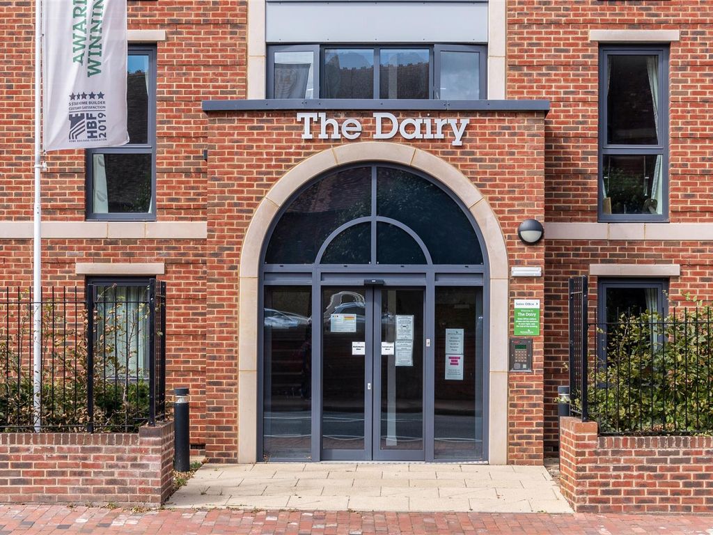 2 bed flat for sale in The Dairy, St. Johns Road, Tunbridge Wells TN4, £440,000