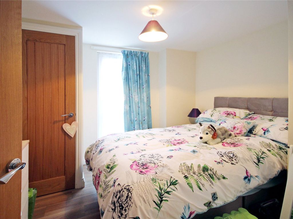 2 bed flat for sale in Apsley House, 50 High Street, Royal Wootton Bassett SN4, £133,000