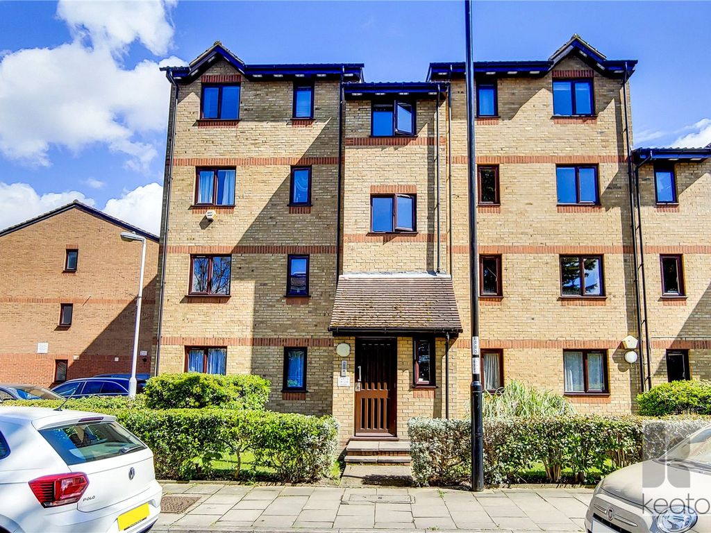 2 bed flat to rent in Mornington Road, London SE8, £1,650 pcm
