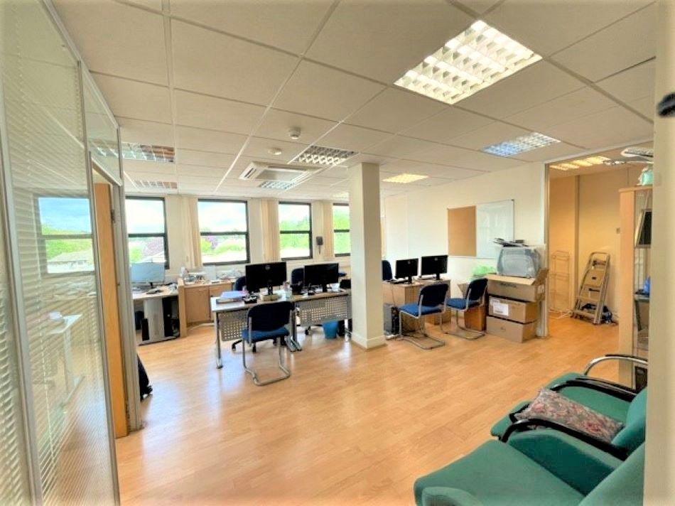 Office to let in Queensbury/Stanmore Borders, Middlesex HA7, £24,000 pa