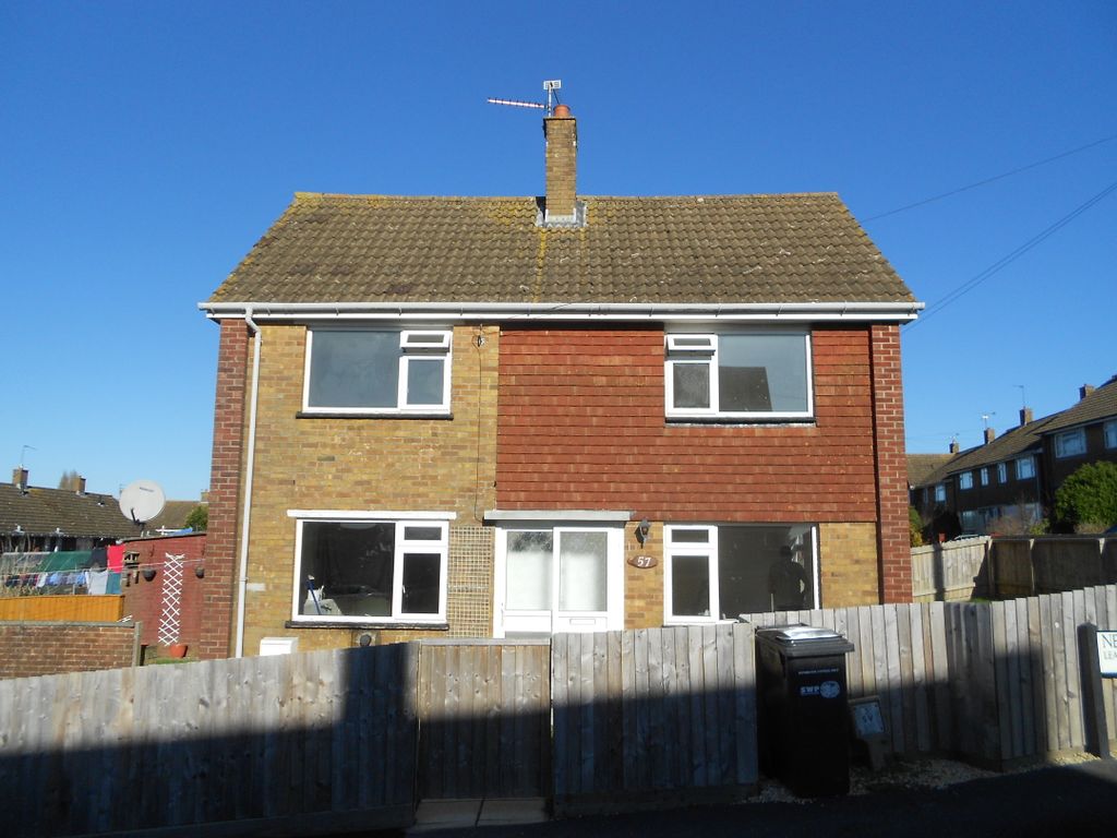 3 bed end terrace house to rent in Netherton Road, Yeovil BA21, £1,100 pcm