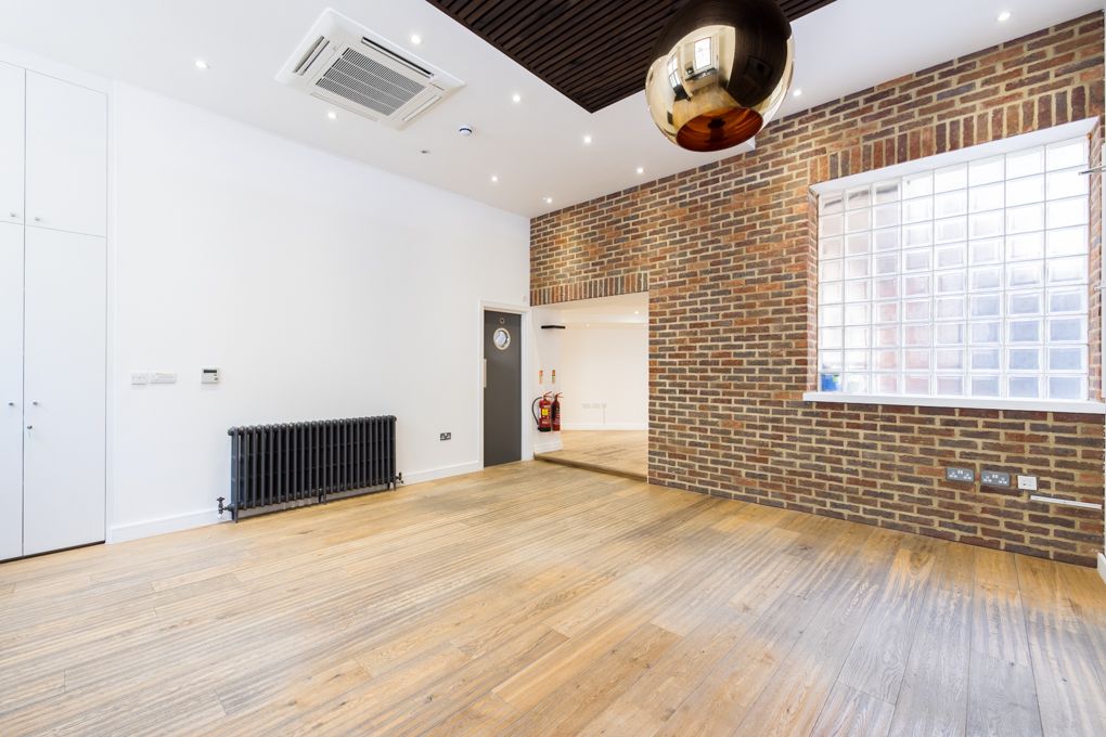 Office to let in City Garden Row, London N1, £36,656 pa