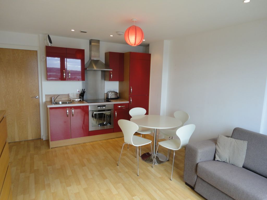 Studio to rent in Cross Green Lane, Leeds LS9, £625 pcm