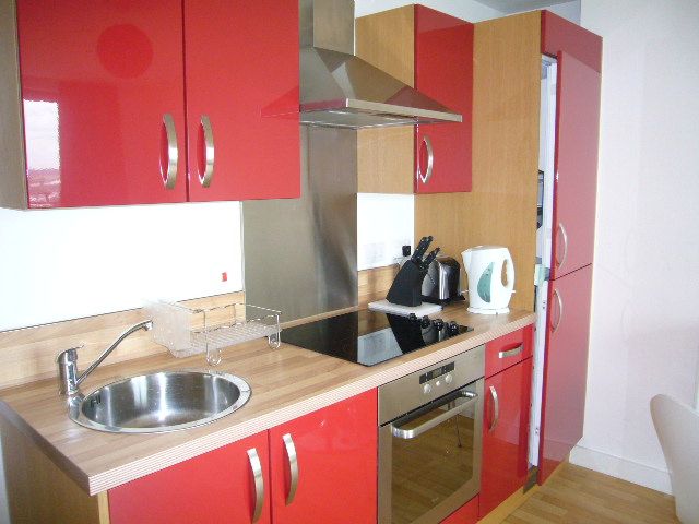 Studio to rent in Cross Green Lane, Leeds LS9, £625 pcm