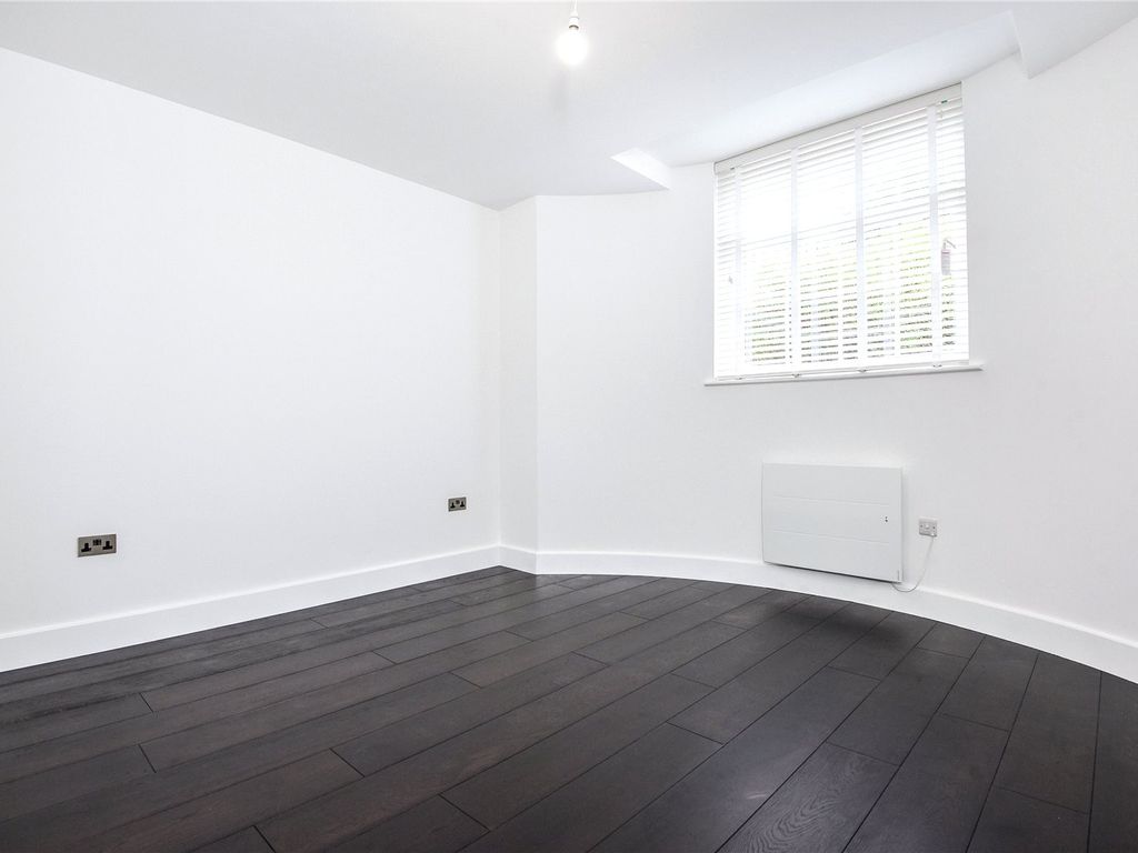 1 bed flat to rent in Kings Road, Reading, Berkshire RG1, £1,500 pcm
